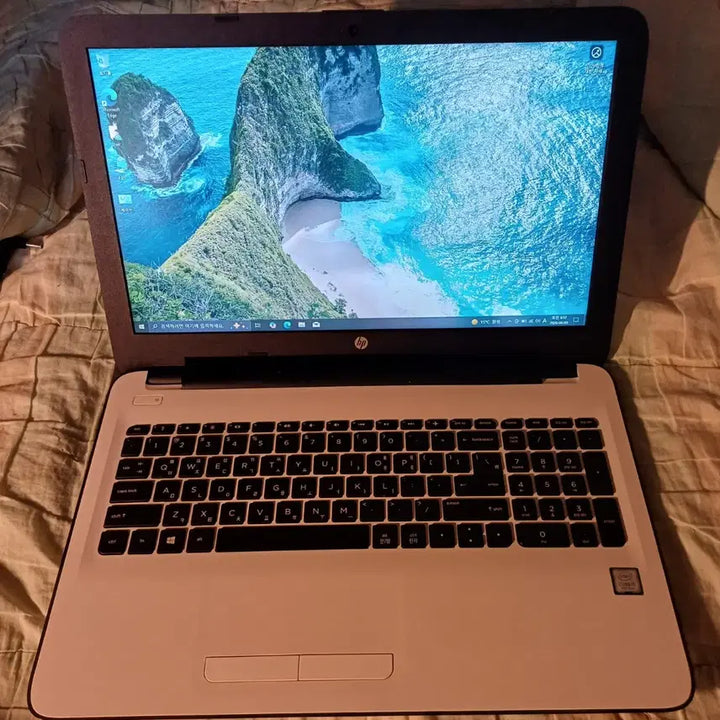 [BUNJANG] HP Laptop White i5 7200U / HP 노트북 화이트 i5 7200U 무료배송