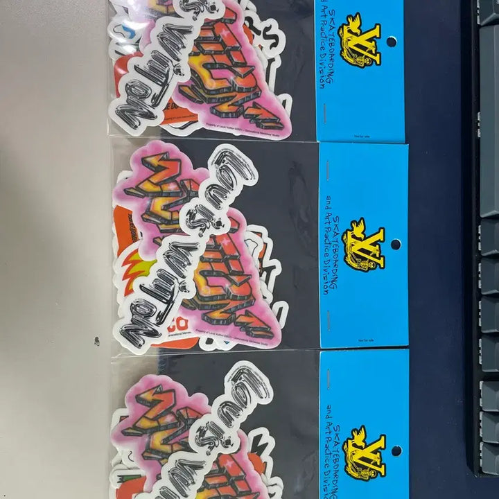 [BUNJANG] Louis Vuitton Virgil Abloh Sticker Pack / 루이비통 버질아블로 스티커팩