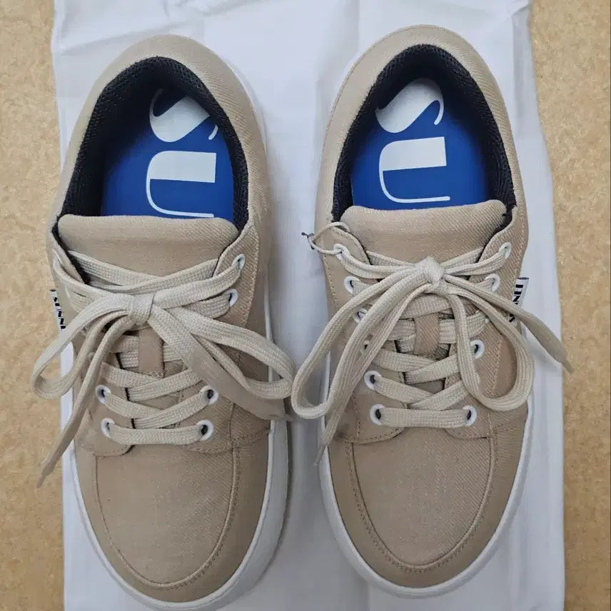[SOLD OUT] 써네이 SUNNEI 스니커즈 (EU40 사이즈)