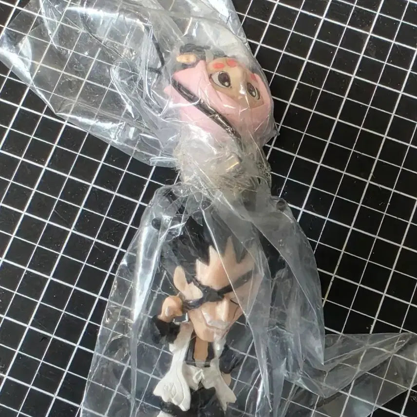 [BUNJANG] Bleach Classic Keychain Strap Kenpachi, Yachiru Figure Set / [새상품] 블리치 고전 키링 스트랩 켄파치, 야치루 피규어