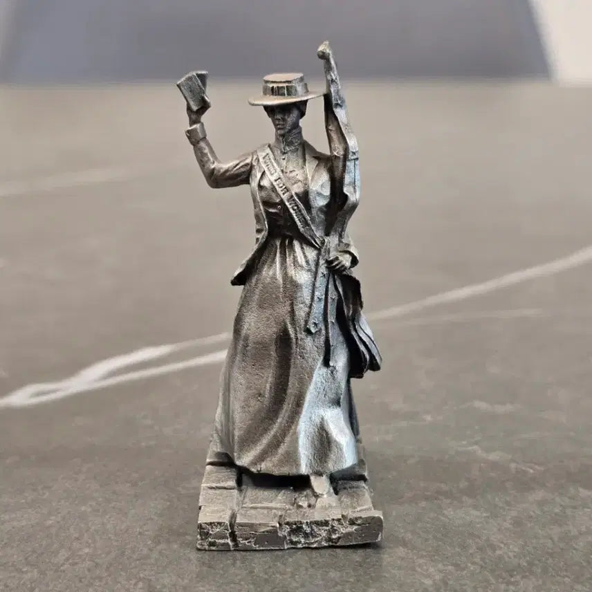 [BUNJANG] Franklin Mint 1978 Pewter Figurine "The Suffragette" / 1978 미국 Franklin Mint 주석 피규어 (설명서 포함)