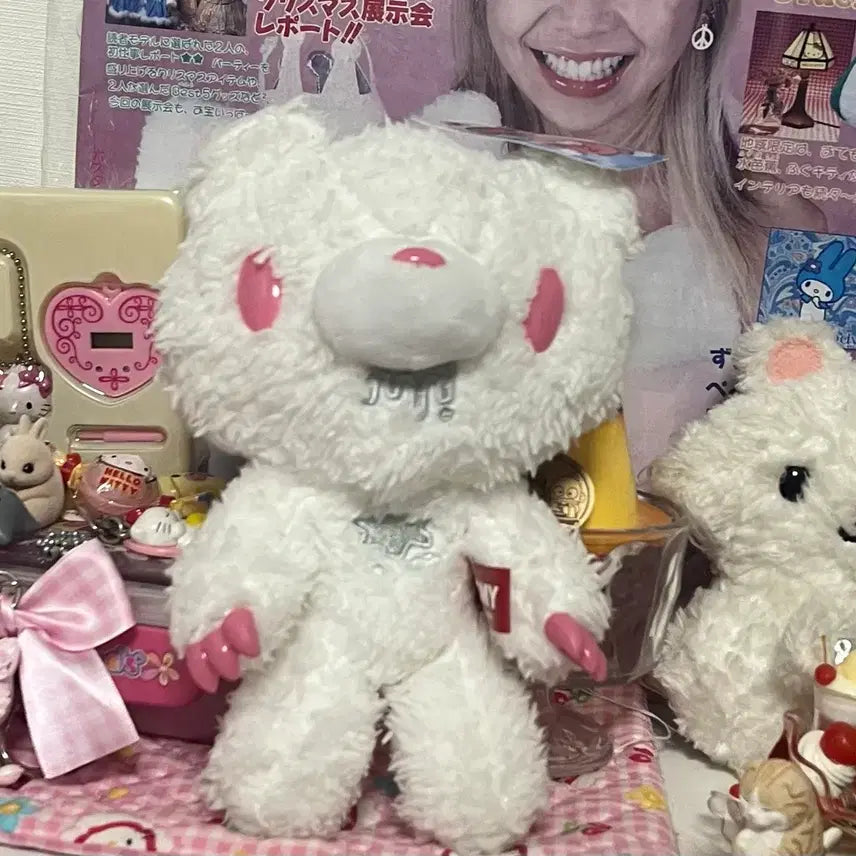 [BUNJANG] GlumiiBear White Rabbit Plush Toy / 글루미베어 화이트 범용토끼 곰 갸루 지뢰계 산리오 산엑스 일본 인형
