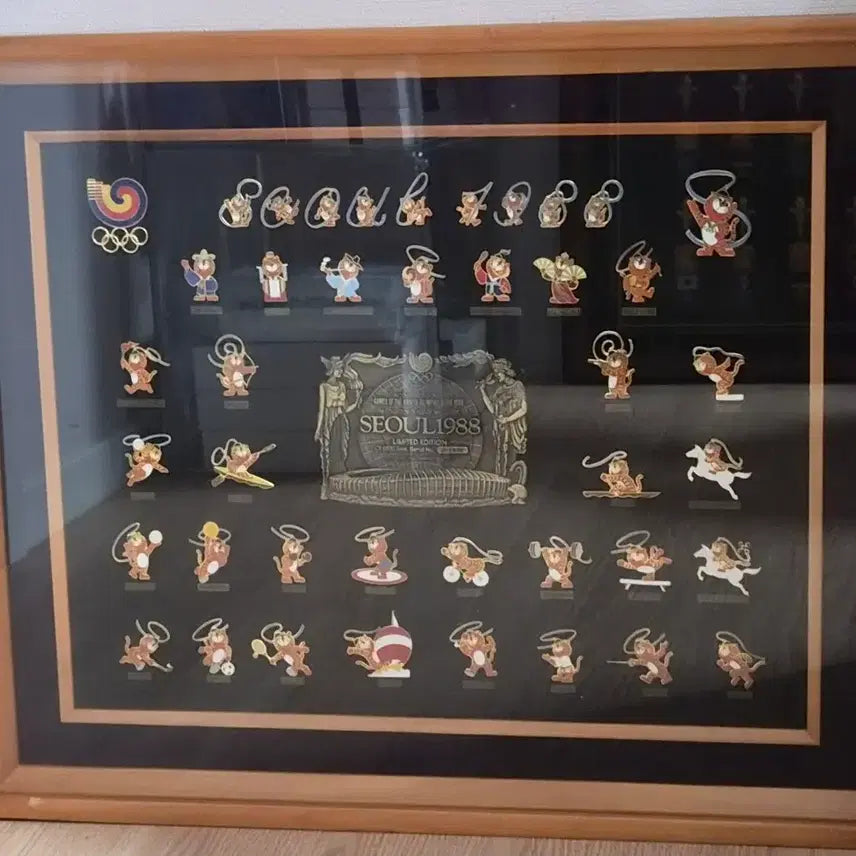 [BUNJANG] 1988 Seoul Olympics Hodori Pin Badge Frame / 1988 서울올림픽 공식 호돌이 핀뱃지 한정판 액자