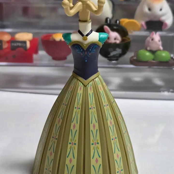 [BUNJANG] Disney Frozen Anna Torso Gacha Figure / 디즈니 겨울왕국 안나 토르소 가챠