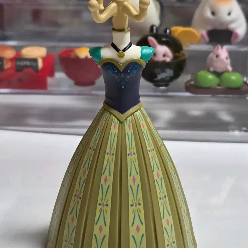 [BUNJANG] Disney Frozen Anna Torso Gacha Figure / 디즈니 겨울왕국 안나 토르소 가챠