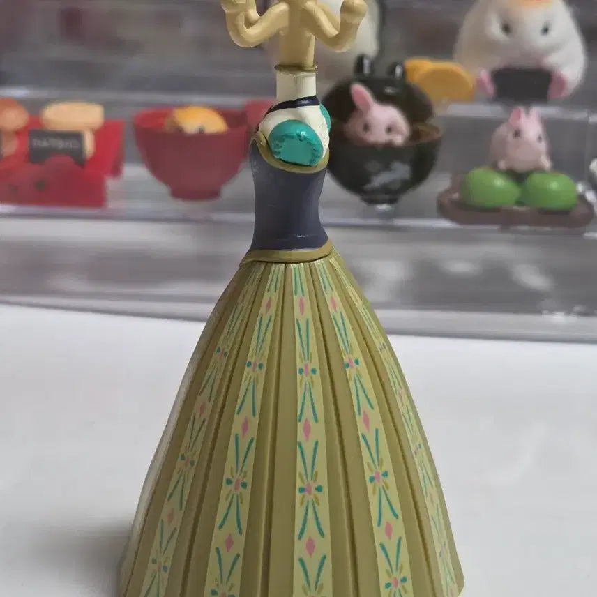 [BUNJANG] Disney Frozen Anna Torso Gacha Figure / 디즈니 겨울왕국 안나 토르소 가챠