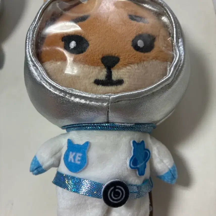 [BUNJANG] Day6 Denimals Young K 2019 First Edition Plush + Space Suit / 데이식스 데니멀즈 영케이 2019초판 케인형+우주복