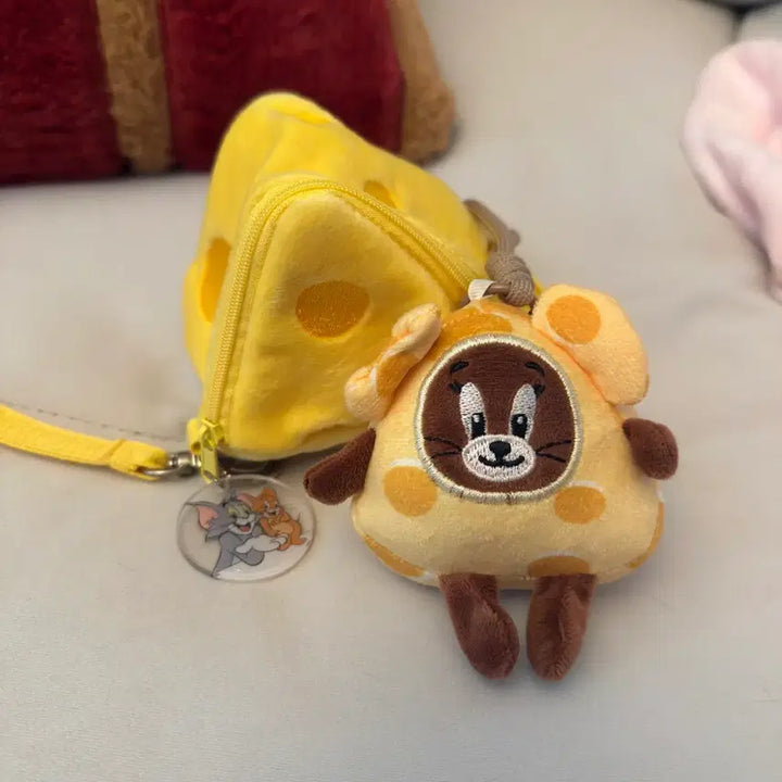 [BUNJANG] Tom and Jerry Cheese Pouch &amp; Jerry Keyring Set / 톰과제리 치즈 파우치(마몽드) 및 제리 키링