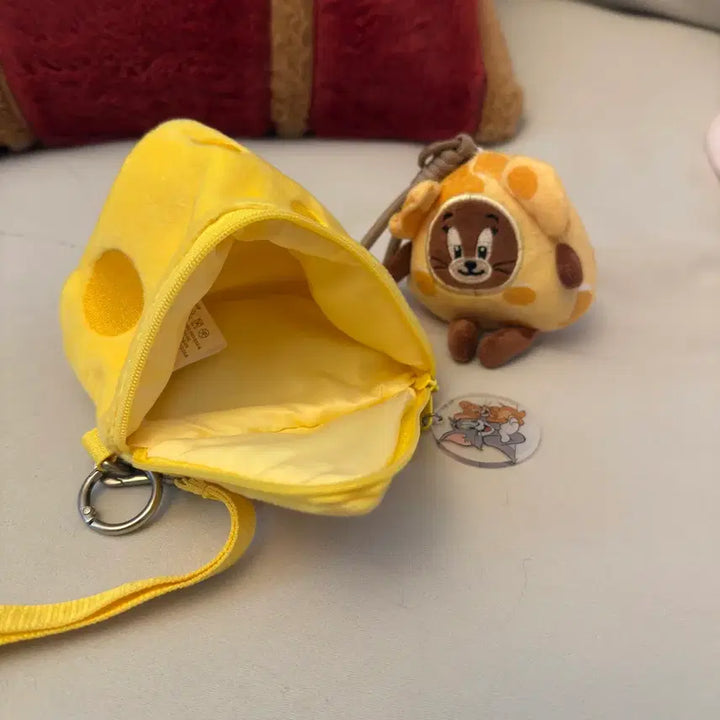 [BUNJANG] Tom and Jerry Cheese Pouch &amp; Jerry Keyring Set / 톰과제리 치즈 파우치(마몽드) 및 제리 키링