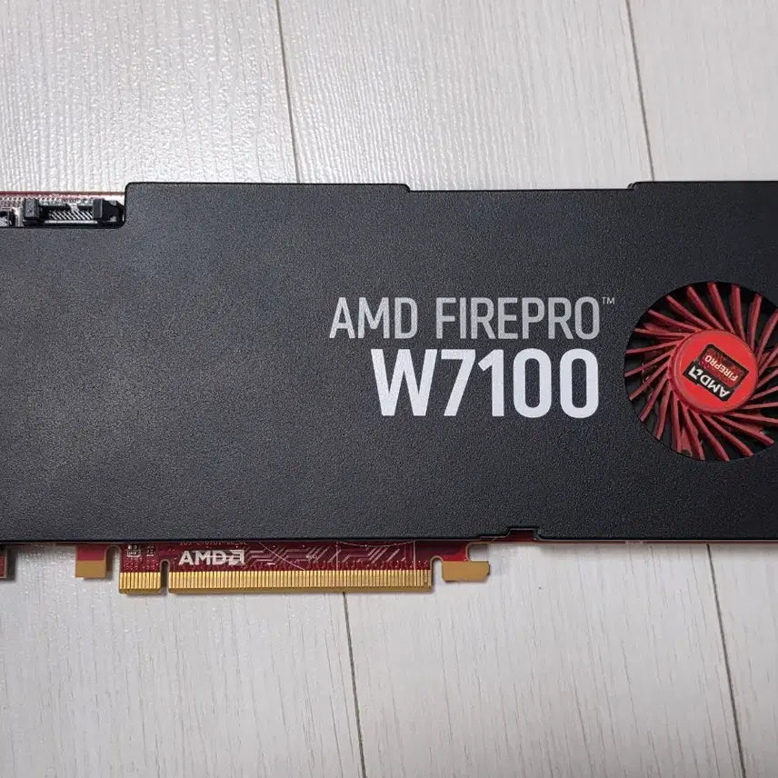 [SOLD OUT] AMD FirePro W7100 그래픽 카드입니다