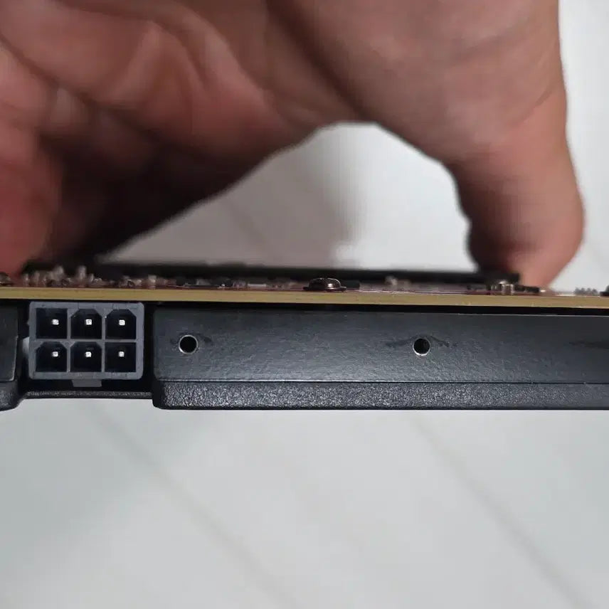 [SOLD OUT] AMD FirePro W7100 그래픽 카드입니다
