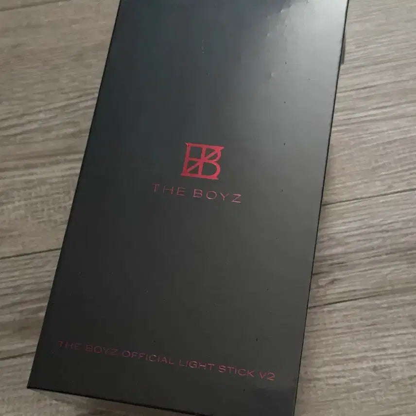 [BUNJANG] The Boyz Official Lightstick Heart Version V2 (Sealed) / 미개봉 새상품 더보이즈 공식 응원봉 하트성기 V2
