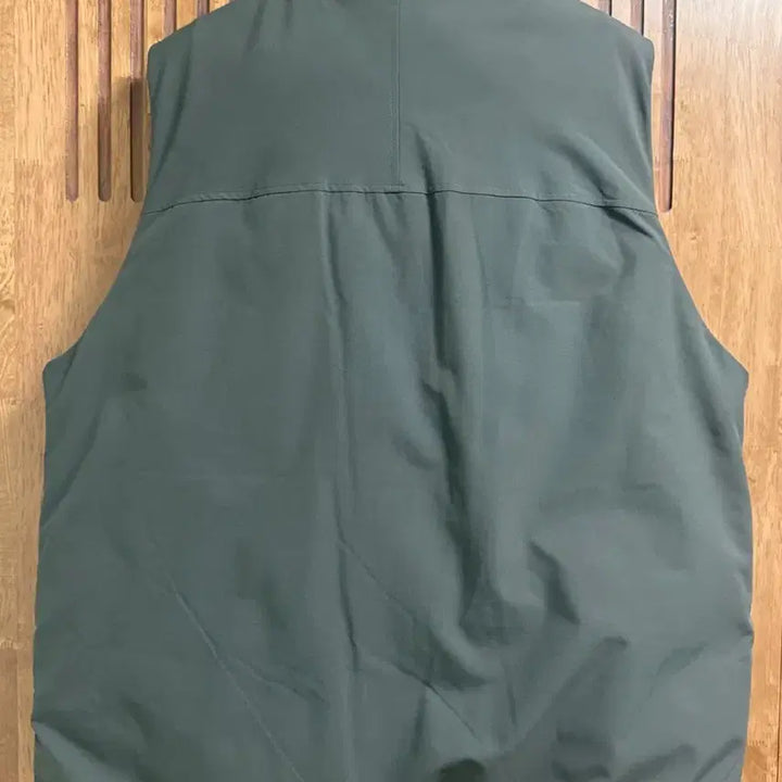 [BUNJANG] GU Padded Vest Khaki L / GU 패딩 베스트 카키색 L