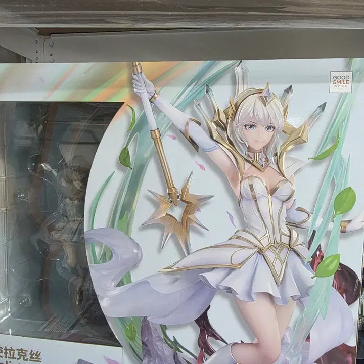 [BUNJANG] Good Smile League of Legends Elementalist Lux Figure / 굿스마일 리그오브레전드 원소술사 럭스 피규어 팝니다