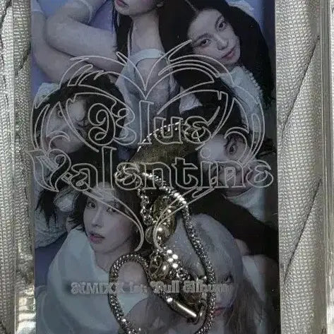 [BUNJANG] NMIXX Blue Valentine Love Token Bracelet Limited Edition Photocard / (마지막 인하)엔믹스 블루발렌타인 러브토큰 한정반 팔찌 판매합니다