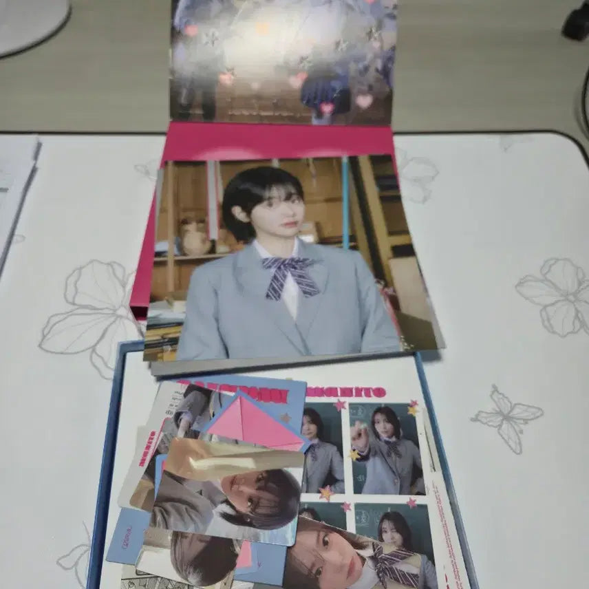 [BUNJANG] QWER Manito Mini Album / QWER 마니또 앨범 (고민중독)
