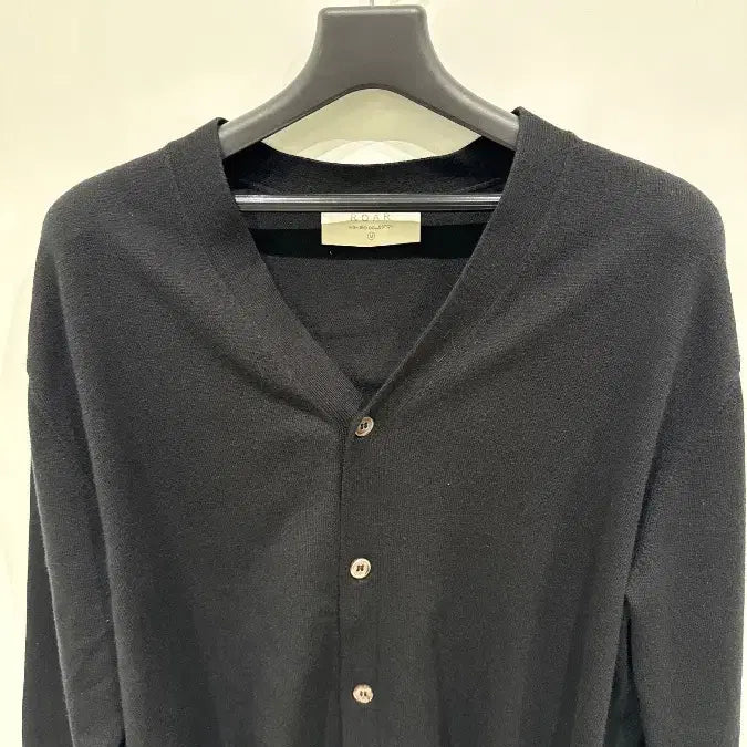 [SOLD OUT] [M] 로아 블랙 V넥 가디건