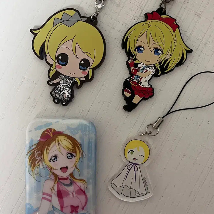[BUNJANG] Love Live! Muse Ayase Eli Rubber Strap Keychain &amp; Sunshine Aqours Ohara Mari Teru Teru Bozu Acrylic Keychain Bundle / [일괄] 러브라이브 뮤즈 아야세 에리 키링 캔뱃지