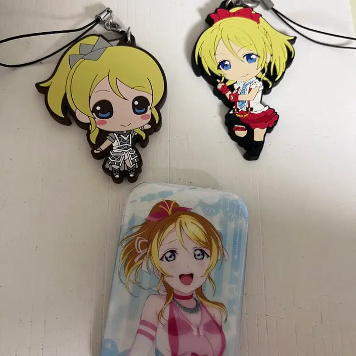 [BUNJANG] Love Live! Muse Ayase Eli Rubber Strap Keychain &amp; Sunshine Aqours Ohara Mari Teru Teru Bozu Acrylic Keychain Bundle / [일괄] 러브라이브 뮤즈 아야세 에리 키링 캔뱃지
