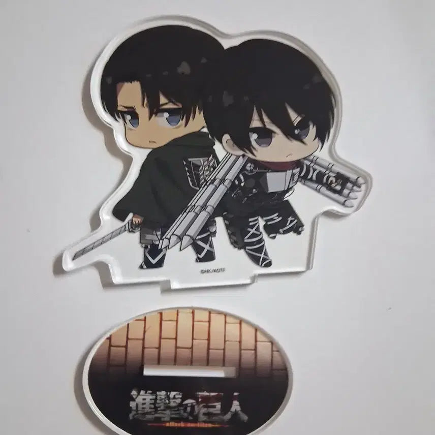 [BUNJANG] Attack on Titan Levi Mikasa Acrylic Stand / 진격의거인 리바이 미카사 아크릴스탠드