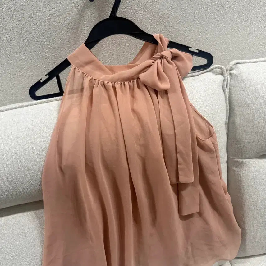 [BUNJANG] Ribbon Halterneck Sleeveless Blouse / 택포.새상품) 타이 리본 홀터넥 나시 블라우스
