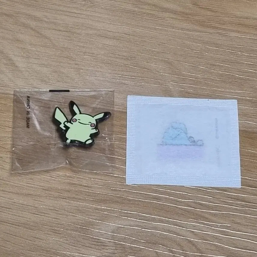 [BUNJANG] Colorgram Pokemon Seal Sticker &amp; Metal Charm Bundle Set (Sealed) / 미개봉) 컬러그램 포켓몬 씰 스티커, 포켓몬 메탈참 일괄