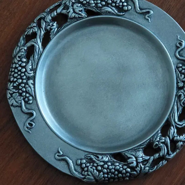 [BUNJANG] Vintage Pewter Plate with Grapevine Motif / 빈티지 주석 접시