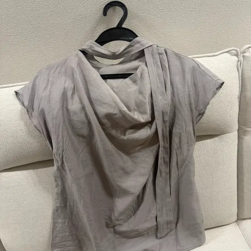 [BUNJANG] Benito Cap Sleeve Blouse / 무배.새상품) 베니토 타이 캡소매 블라우스