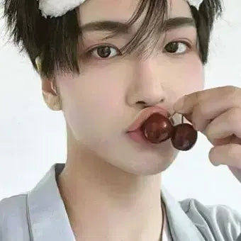 [BUNJANG] ATEEZ Seonghwa Cherry Photocard / 성화 체리포카