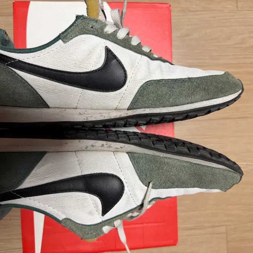 [BUNJANG] Nike Waffle Trainer 2 White Black Pro Green Sneakers / 나이키 와플트레이너2 270