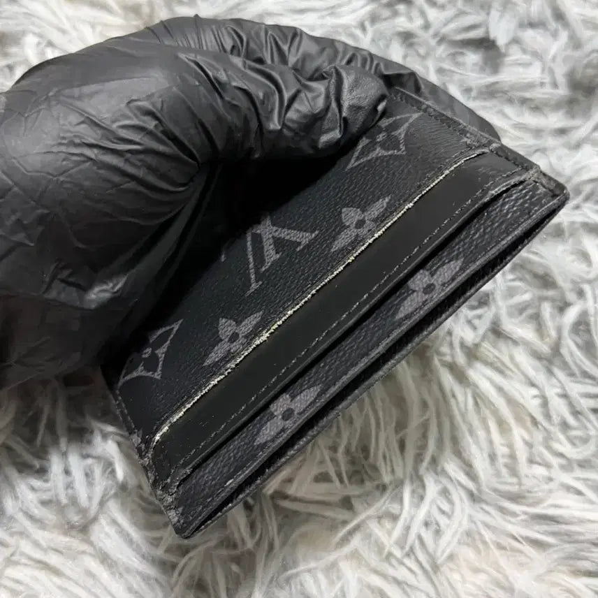[SOLD OUT] 루이비통 모노그램 이클립스 카드지갑