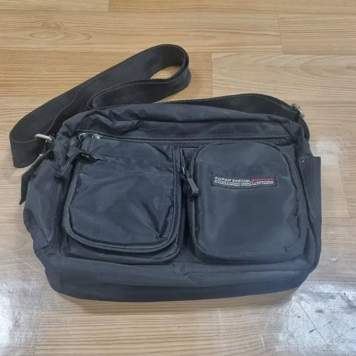 [BUNJANG] Genova Black Multi-purpose Cross Bag / 제노바 블랙 다용도 크로스백