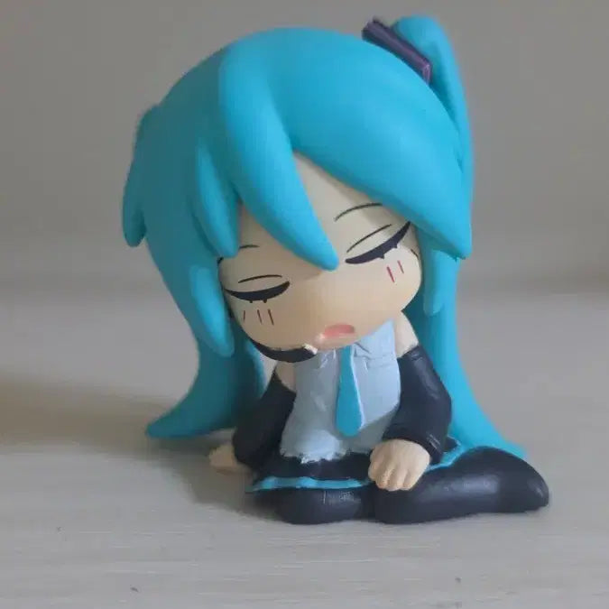 [BUNJANG] Hatsune Miku Vocaloid Shoulder Tap Gacha Figure / 하츠네 미쿠 보카로 보컬로이드 어깨쿵 꾸벅 피규어 가챠