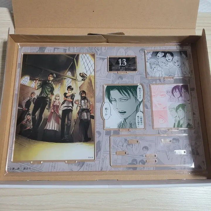 [BUNJANG] Attack on Titan Levi Survey Corps Diorama Acrylic Stand Figure / 진격의거인 진격거 13권 리바이 조사병단 디오라마 아크릴 스탠드 피규어