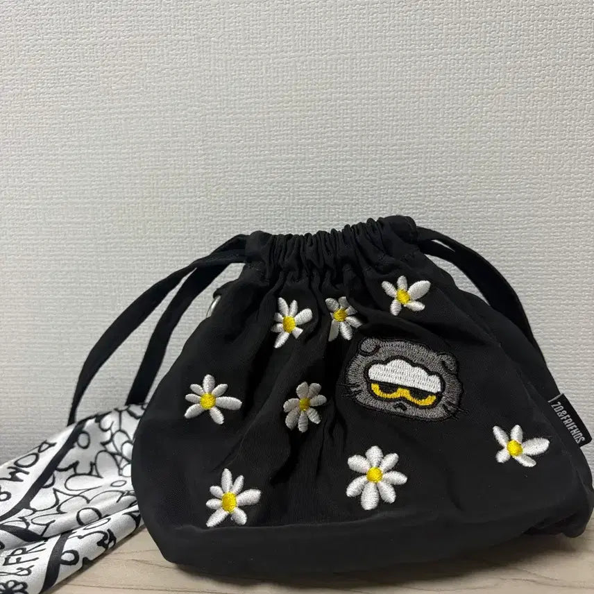 [BUNJANG] Joan Friends Scarf Pouch / 조앤프렌즈 스카프 파우치 팔아용