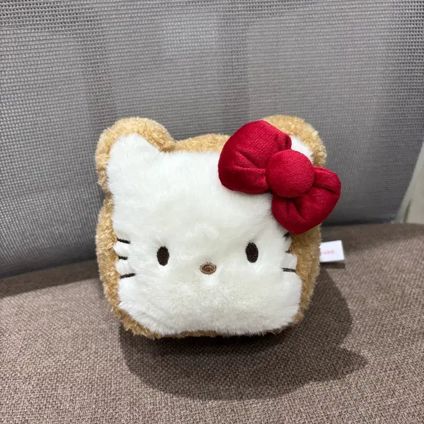 [BUNJANG] Sanrio House Hello Kitchen Limited Edition Hello Kitty Bread Plush / 새상품)산리오하우스 헬로키친 한정 헬로키티 식빵 인형