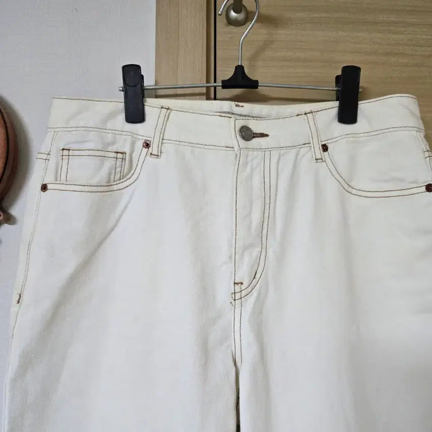 [BUNJANG] 8Seconds Ivory Cut-Hem Straight Fit Pants / 에잇세컨즈(8SECONDS) 아이보리 컷팅 밑단 스트레이트 팬츠
