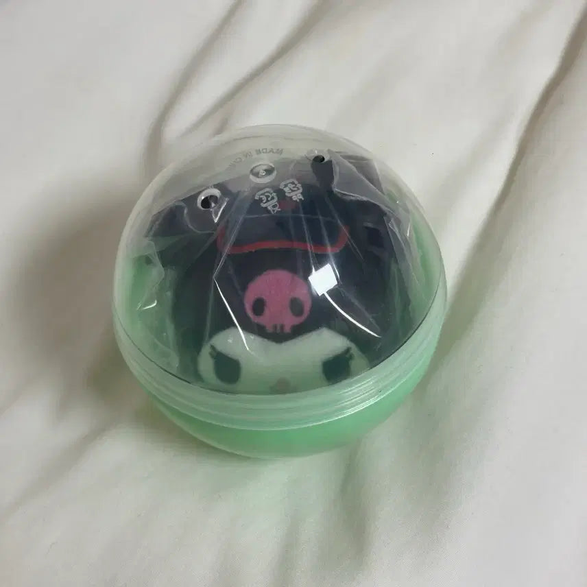 [BUNJANG] Sanrio Characters Plush Doll Badge Gacha New (Kuromi) / 산리오 캐릭터즈 봉제인형 뱃지 가챠 신상(쿠로미)