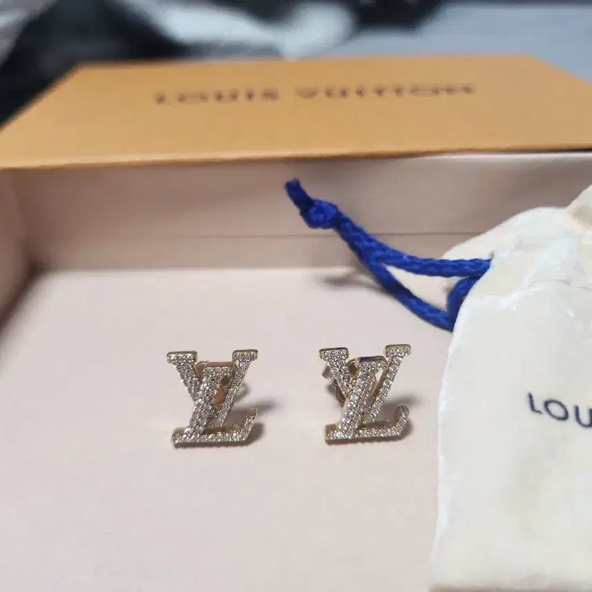 [BUNJANG] Louis Vuitton LV Iconic Earrings / 루이비통 LV 아이코닉 귀걸이
