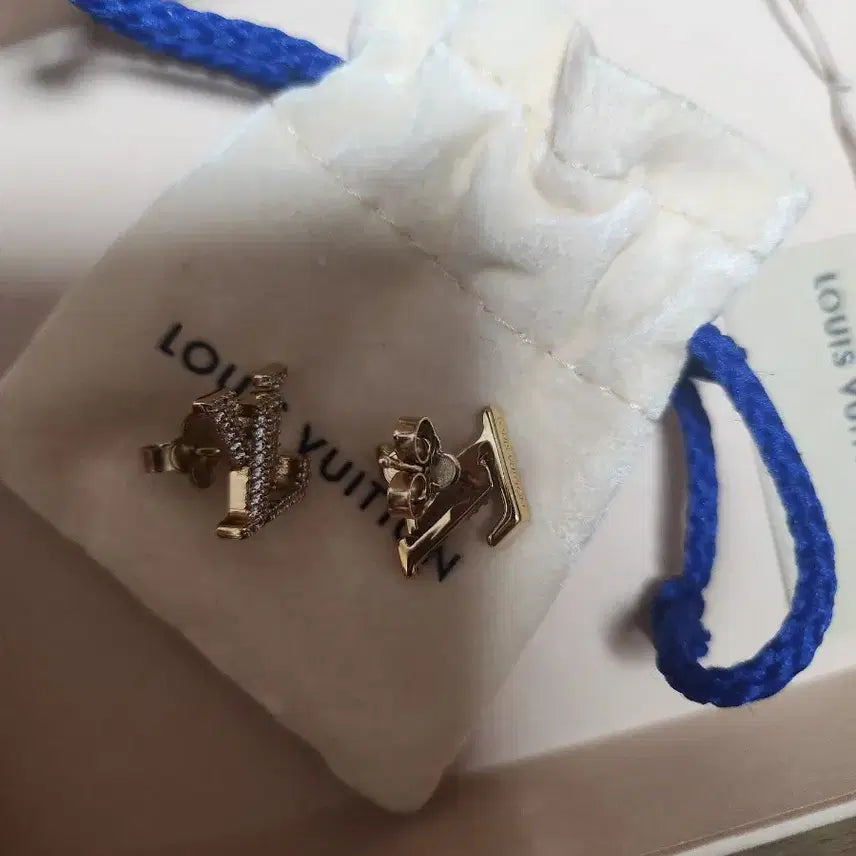 [BUNJANG] Louis Vuitton LV Iconic Earrings / 루이비통 LV 아이코닉 귀걸이