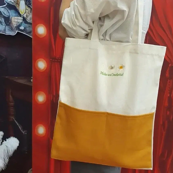 [BUNJANG] Something Rotten Musical "Omelet" Embroidered Eco Bag (Sealed) / 뮤지컬 썸씽로튼 오믈릿 자수 에코백 미개봉 새제품