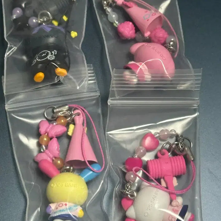 [BUNJANG] Sanrio Kirameki Gakuen Series Strap Bundle (Kitty, Usahana, Marroncream, Batz) / 산리오 키라메키 학원 시리즈 스트랩 일괄 [키티.우사하나.마멜.바츠]