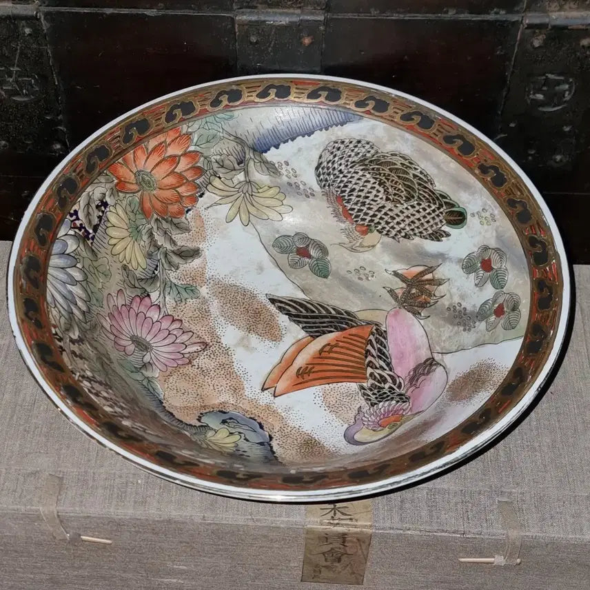 [BUNJANG] Qianlong Period Celadon Porcelain Vase with Bird and Flower Motif / 건륭년제 화조문 삼각 (대)다완 높12 지33  중국도자기 고도자 골통품