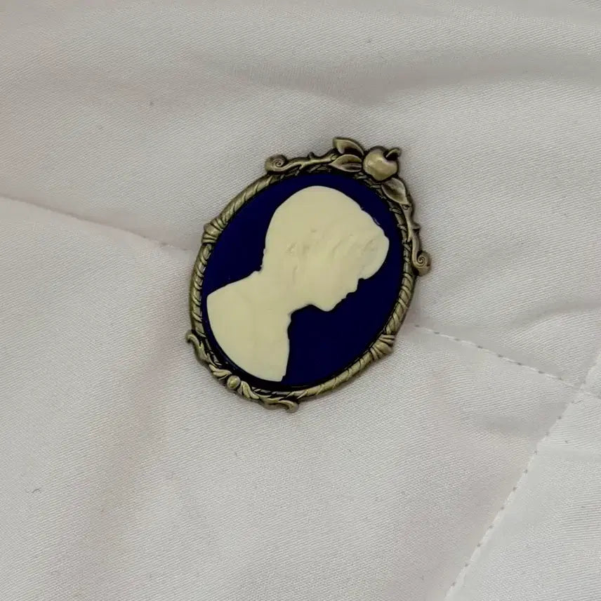 [SOLD OUT] 미세스 그린 애플 바벨 와카이 뱃지