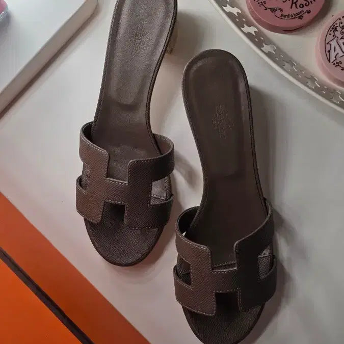 [BUNJANG] H Leather Slippers Sandals Size 39 / 신상 H 슬리퍼 샌들 사이즈 39