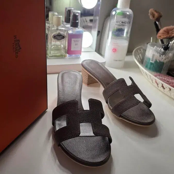 [BUNJANG] H Leather Slippers Sandals Size 39 / 신상 H 슬리퍼 샌들 사이즈 39