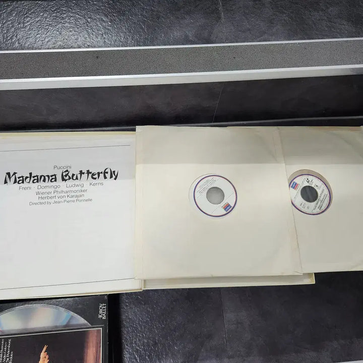 [BUNJANG] Madama Butterfly Puccini LaserDisc / 레이저디스크(2LD)  나비부인 PUCCINI