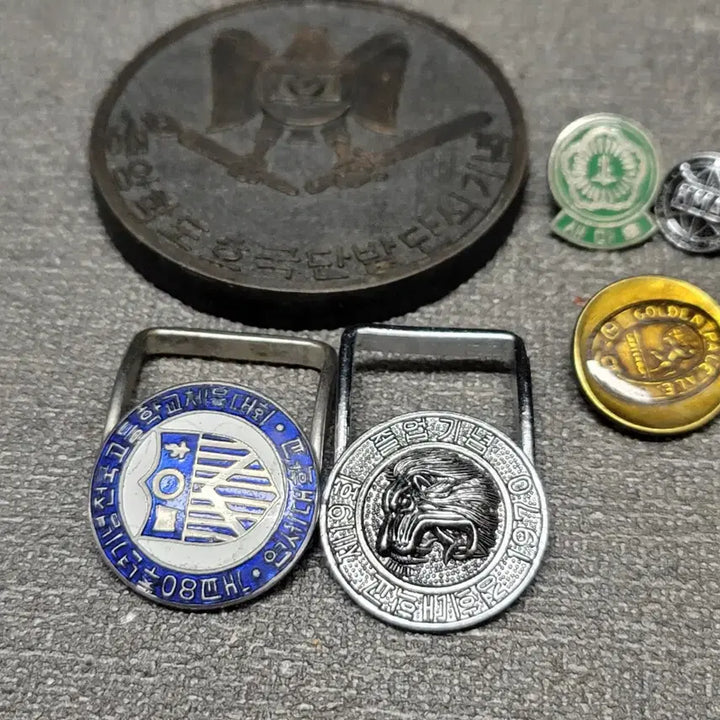 [BUNJANG] Antique Korean Badges Bundle Set (12 Types) / 근대사 뱃지등 12종 일괄