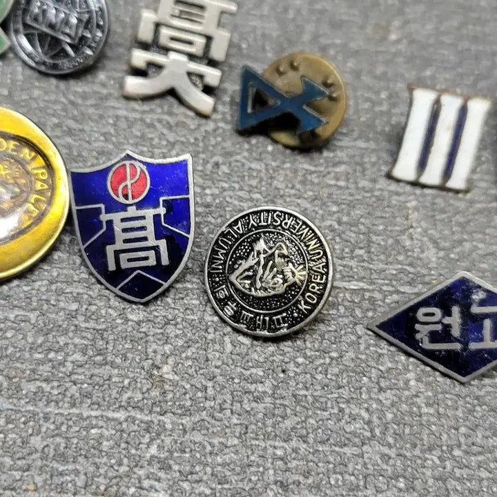 [BUNJANG] Antique Korean Badges Bundle Set (12 Types) / 근대사 뱃지등 12종 일괄
