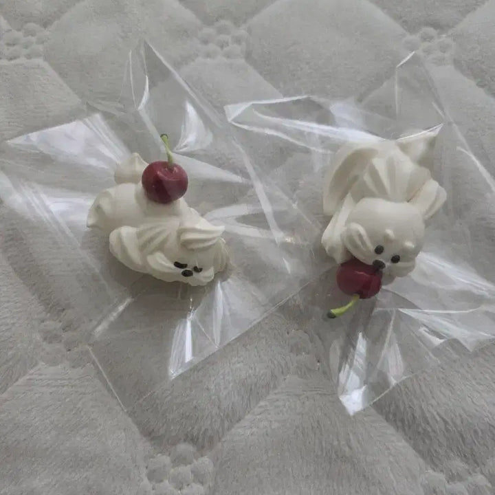 [BUNJANG] Dog Cherry Figure Set (2 Variants) / 휘핑 생크림 체리 강아지 가챠 피규어 2종 세트